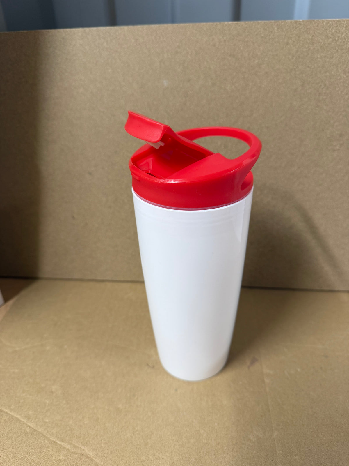 White 700ml PP tumbler with coloured lid