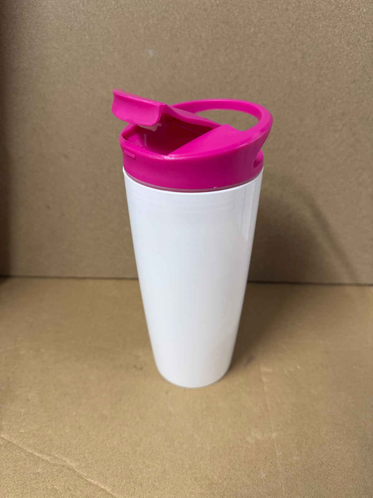White 700ml PP tumbler with coloured lid