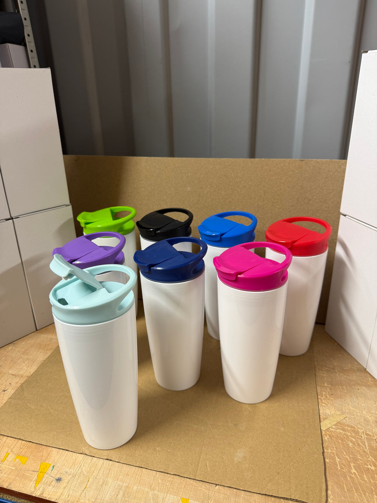 White 700ml PP tumbler with coloured lid